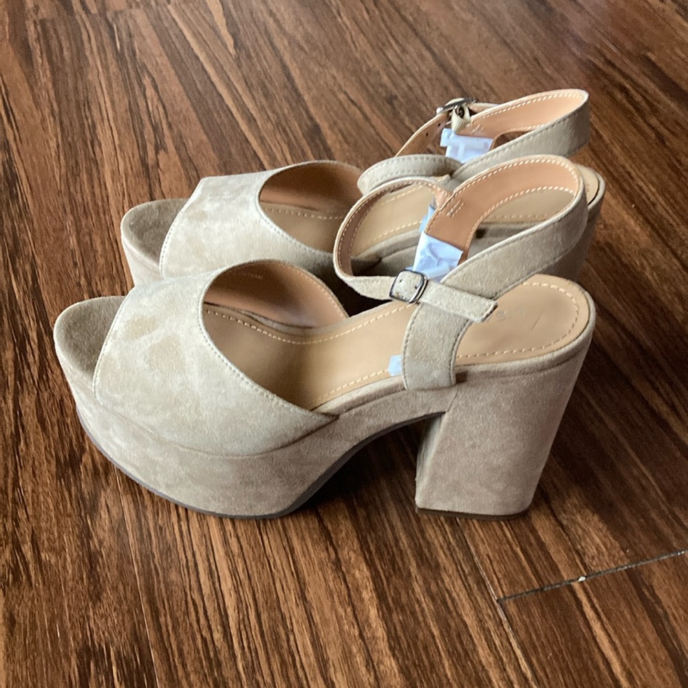 Lisa Vicky 5” Tan Suede Sandals/Heels - Picture 3 of 7
